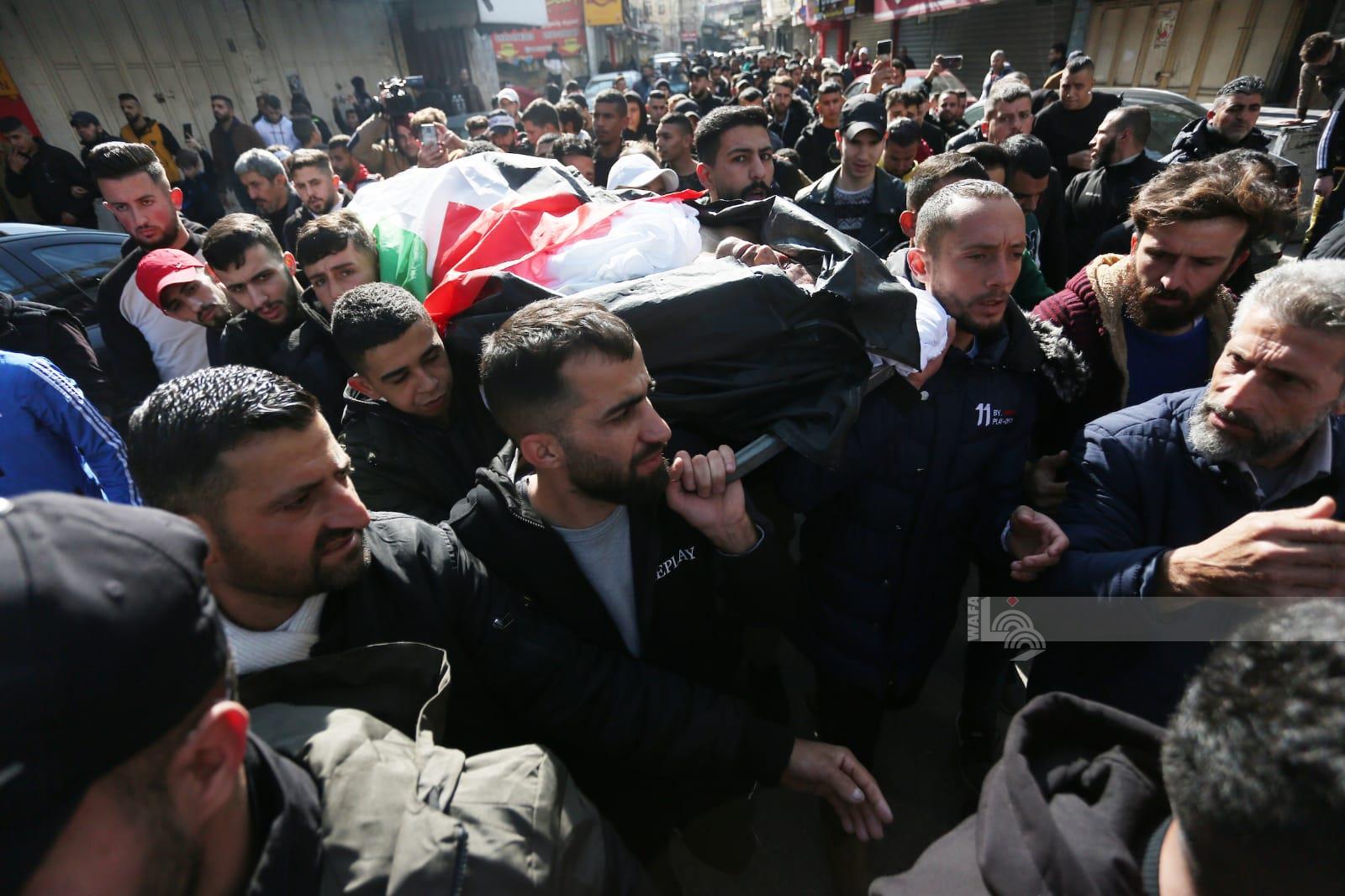 جانب من تشييع جثمان الشهيد عمار مفلح (تصوير: وفا)